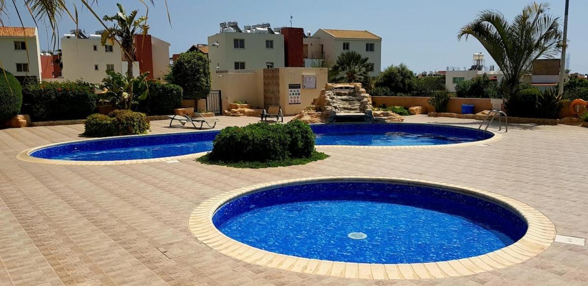 Sun Island Apartments Paphos מראה חיצוני תמונה